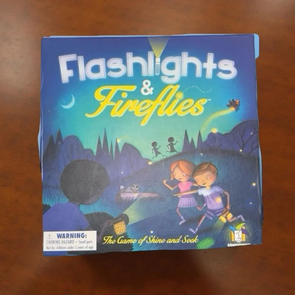 Gamewright Flashlights & Firefly “Light & Seek” Game Complete
